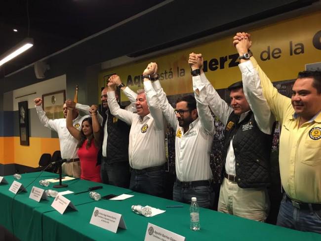 ElBigDataMx's tweet image. #Elecciones2015: Declina @VaneMiguelHidal a favor de @DavidRazu -&amp;gt; bit.ly/1Q7tB7e