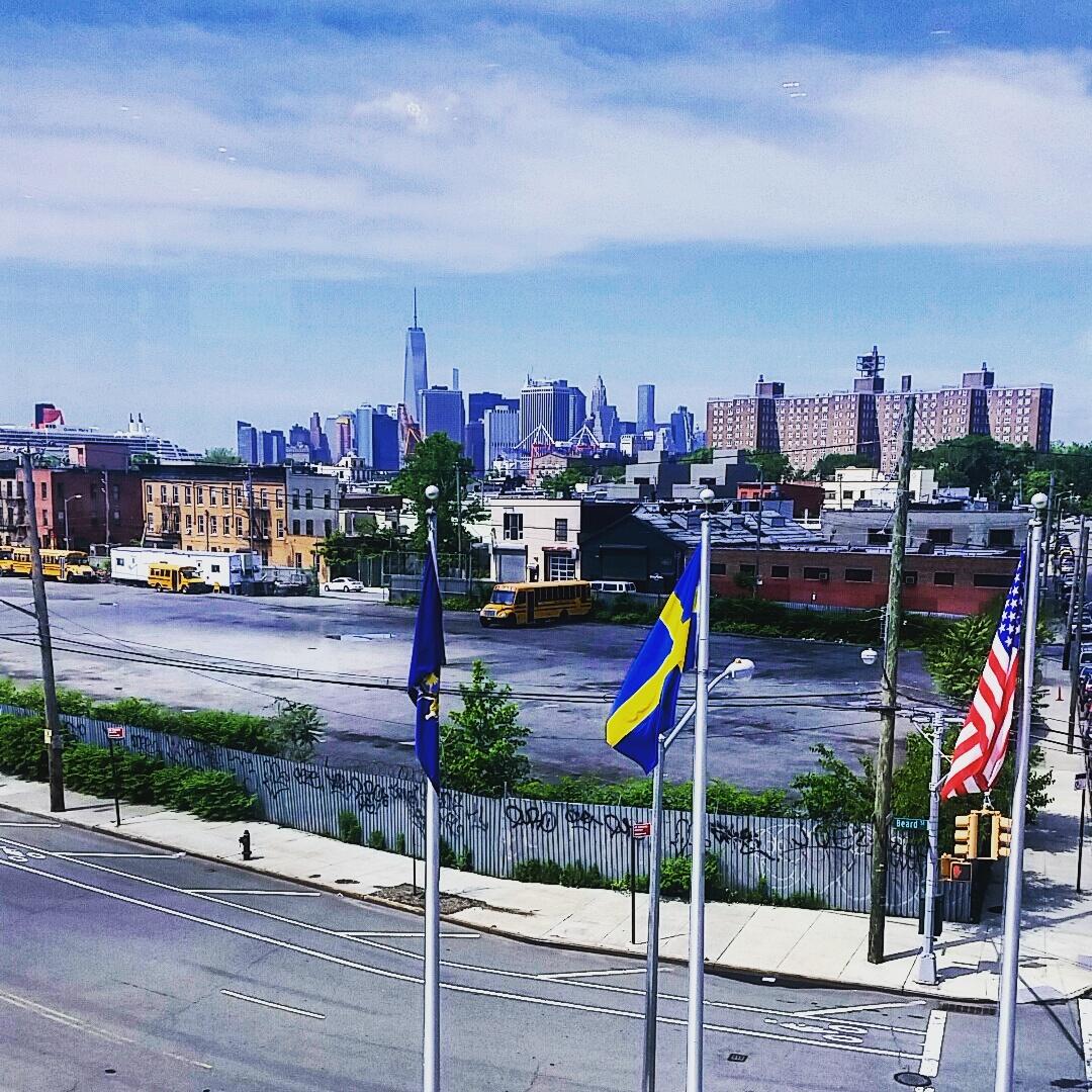 ManhattanNext's tweet image. Another day at Ikea. Furniture shopping for the clients! 🌞