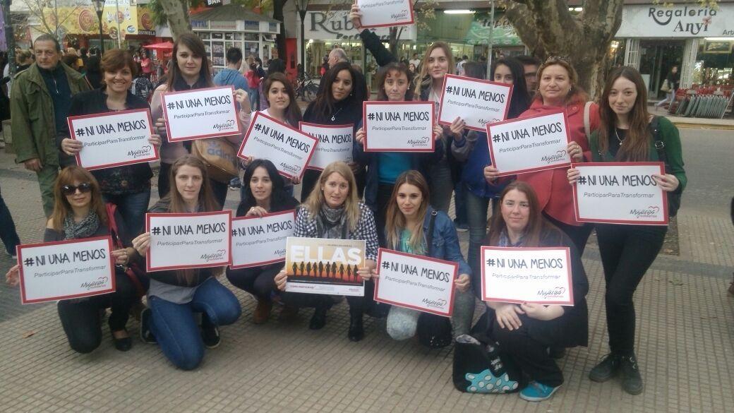 fgiraudo's tweet photo. #NiUnaMenos
#Mujeres Solidarias
#Partcipar para Transformar
@cintiapalacioss @lili_ulla @MarioAlvarezRA http://t.co/UPFvwOO9lq