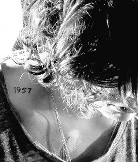 Harry_Our_World's tweet photo. 1957
#ChoiceMaleHottie Harry Styles
#ChoiceSmile Harry Styles
#1DForMMVA http://t.co/naRG3EOmYM