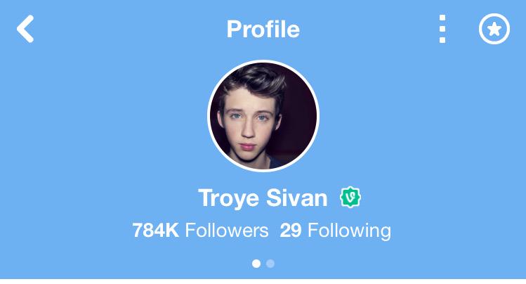 microkosmics's tweet image. What do you mean troyes 20 ? His vine bio OBVIOUSLY states that he's 17 .