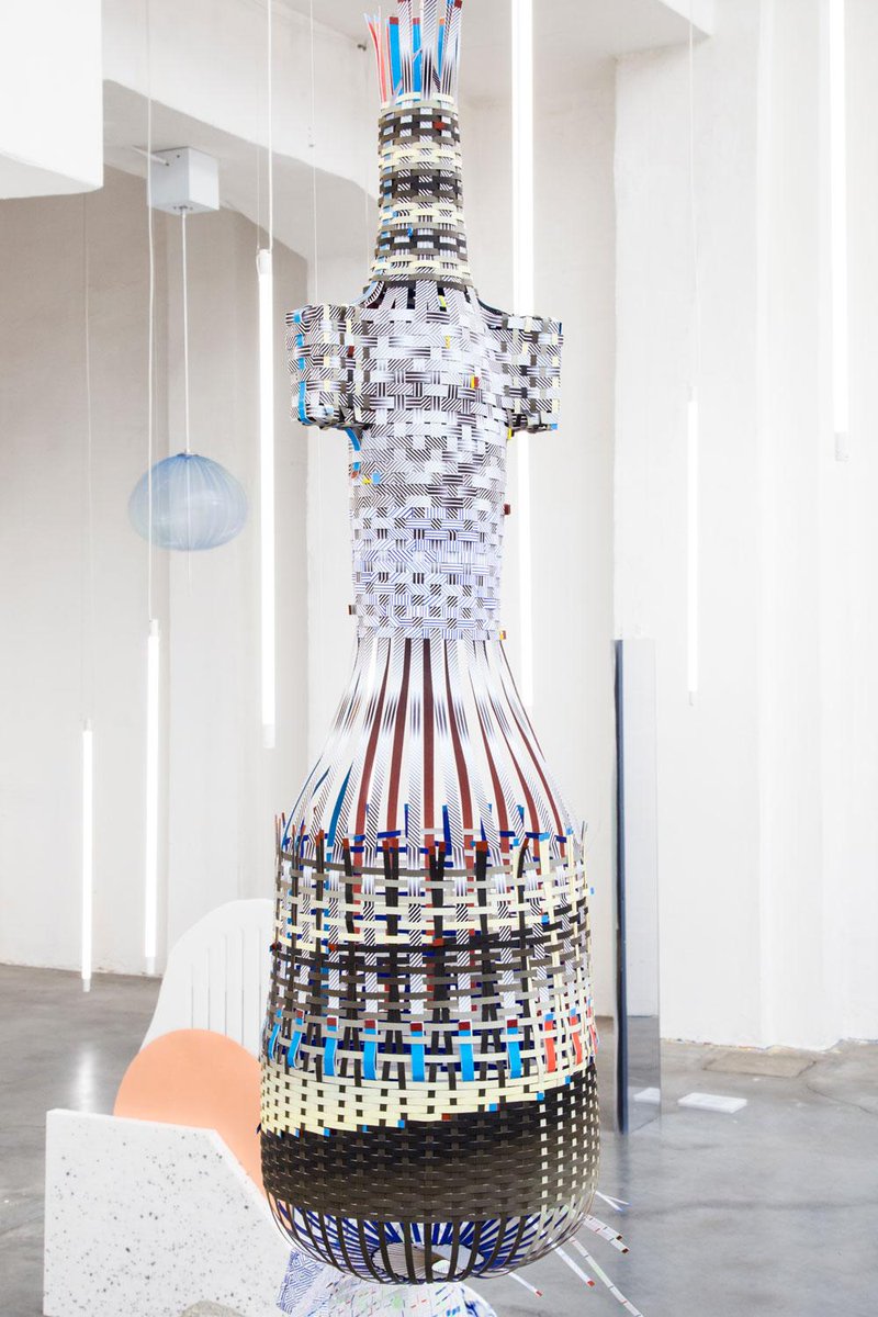 SChxivoi56h97's tweet photo. OBJECTS FOR A VIRTUAL FUTURE: BODY LANGUAGE BY DUTCH INVERTUALS #windowdesigner #giuseppematteo @FashionTrendyMx http://t.co/19pp6odXje