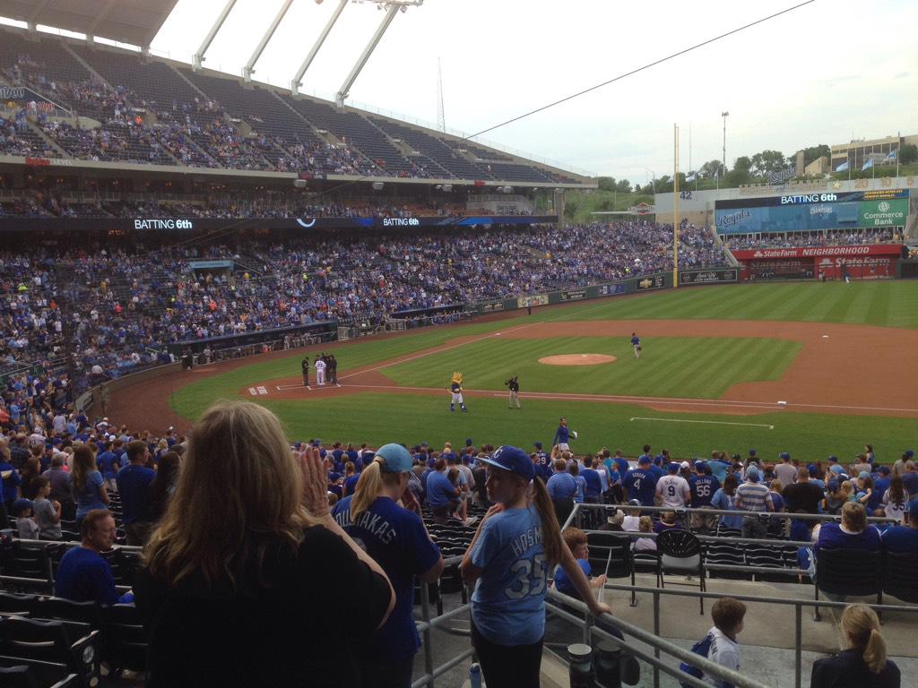 cns49's tweet image. First @RoyalsmIb game! @ndenn511