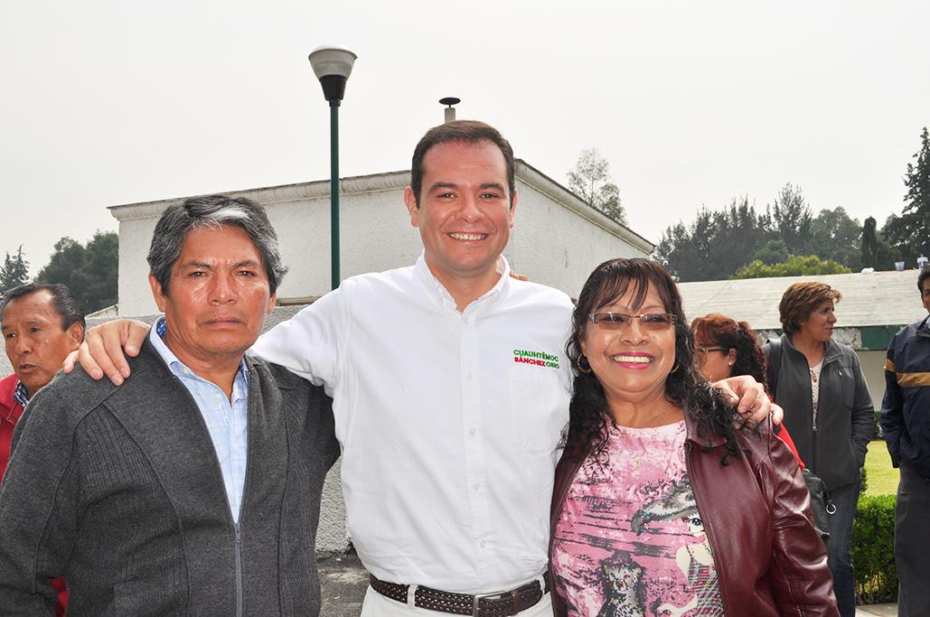 sanchezosio's tweet photo. Muchas gracias a todos por su apoyo y confianza!  #YaGanamos #VotaPRI http://t.co/lI8SWMezhn