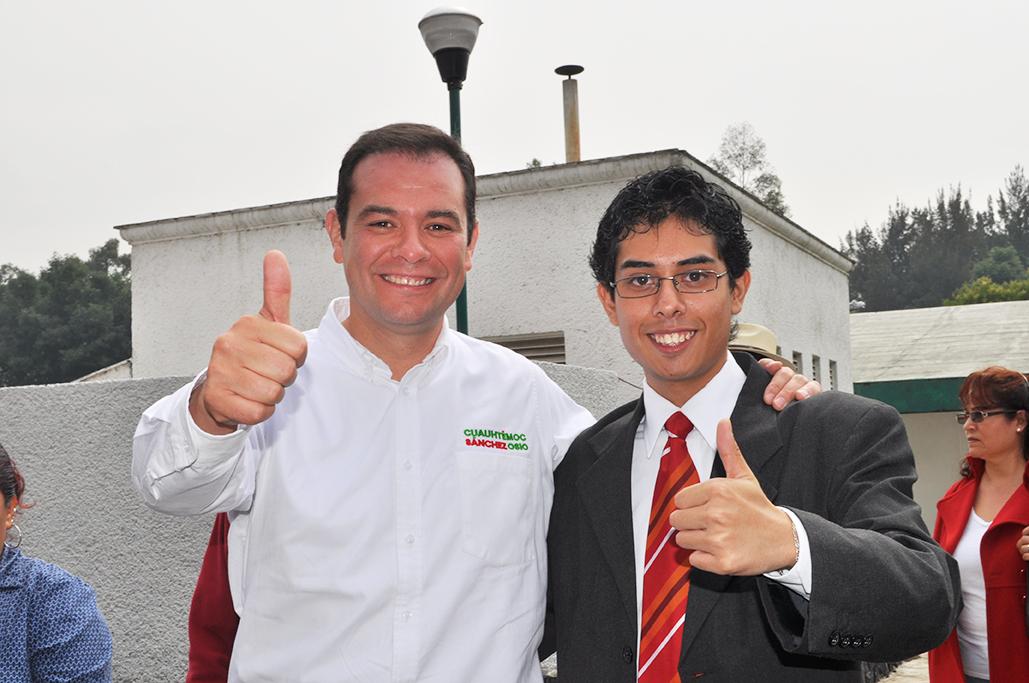 sanchezosio's tweet photo. Muchas gracias a todos por su apoyo y confianza!  #YaGanamos #VotaPRI http://t.co/lI8SWMezhn