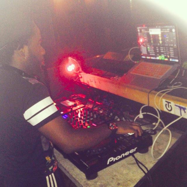 dBoydd's tweet photo. 🎵🎶🎧 #hausoforange #hausmusic #Toronto http://t.co/nH7QBhFb5X http://t.co/9CwSlOdQpo