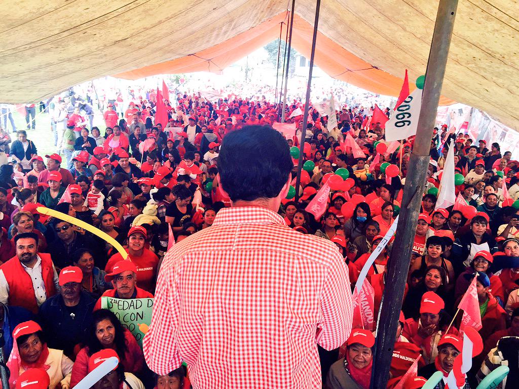 Vic_IglesiasM's tweet photo. Gran Cierre de Campaña en Zacamulpa con vecinos de San Juan Yautepec, San Jacinto, La Caña, La Cima e Ignacio Allende http://t.co/BD6Ys9NWKp