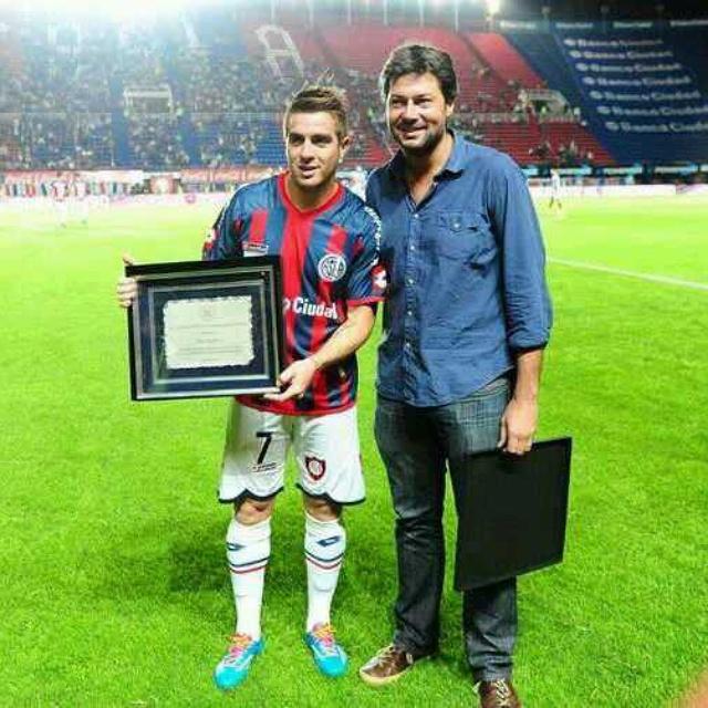 DiarioCuervo's tweet photo. Buffarini: "Soy chico, así que sueño con jugar un partido en el nuevo estadio de Avenida La Plata". #SanLorenzo http://t.co/R2AzuiY7wu