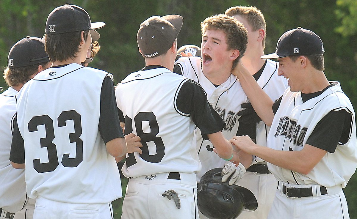 Great ending for Westport baseball vs Nantucket today:  bit.ly/1FUO9Ij