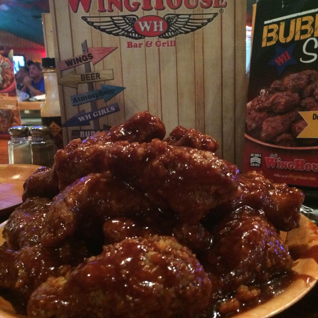 CavemanBTLS's tweet photo. Of course we got the #BubbaStyle wings! @BTLSRadio @KersWinghouse #BubbaArmy #GoBolts http://t.co/3ZJgtdBo4t