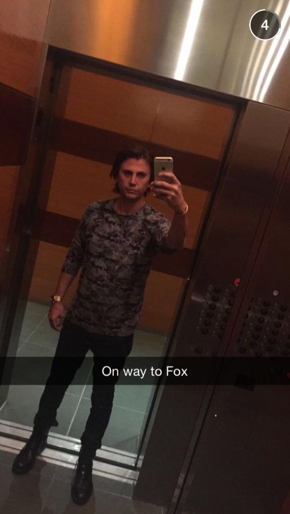 ChebanSnaps's tweet photo. When you learn how to drive and have to text your mom everywhere you go like... http://t.co/3QZYwM9BEQ