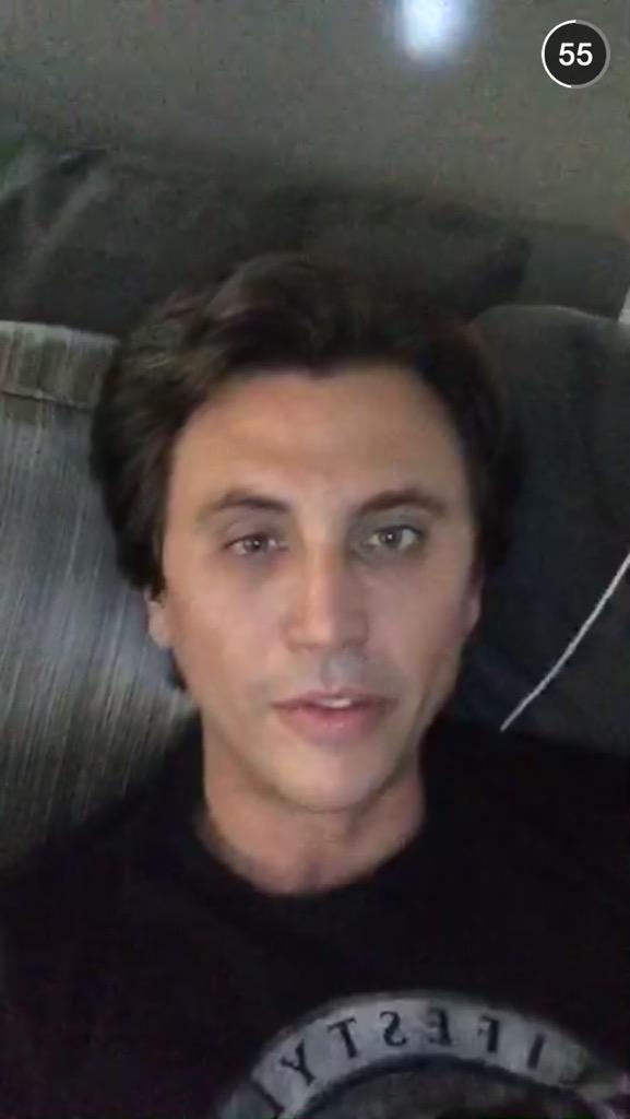 ChebanSnaps's tweet photo. Everyone bow down to @JonathanCheban and follow this account for a good laugh http://t.co/DHBneKzNR2