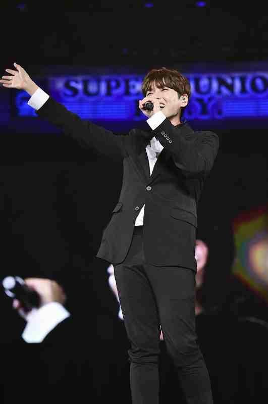 KyuHyunVN's tweet photo. [PIC] 150604 excite Website Update ~(via: 13elieveSG)#SuperJunior #KRY #KRYconcert 💙 http://t.co/avnxhyVIrI