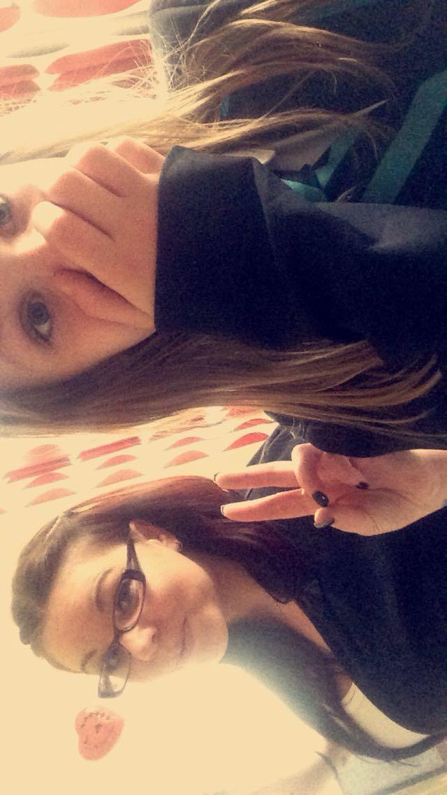 amy_kinlan's tweet photo. Me and my beaut kaylee x http://t.co/MAC7iDPJyS