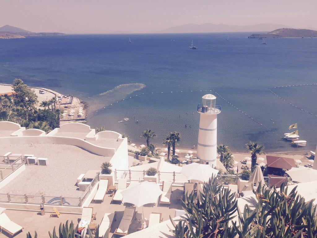 levelorgnzsyn's tweet photo. Bodrum Tatilimiz 
Light House @MertcanAlsac 
İrtibat: 0533 351 7690 http://t.co/SO6F9bn4oh