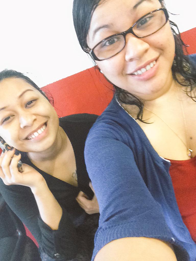 Carrliciouss's tweet image. Wet as a hippo, lol. Because my trunk wouldn't close &amp;amp; it's pouring hard. #AnotherProblem @chrlne_