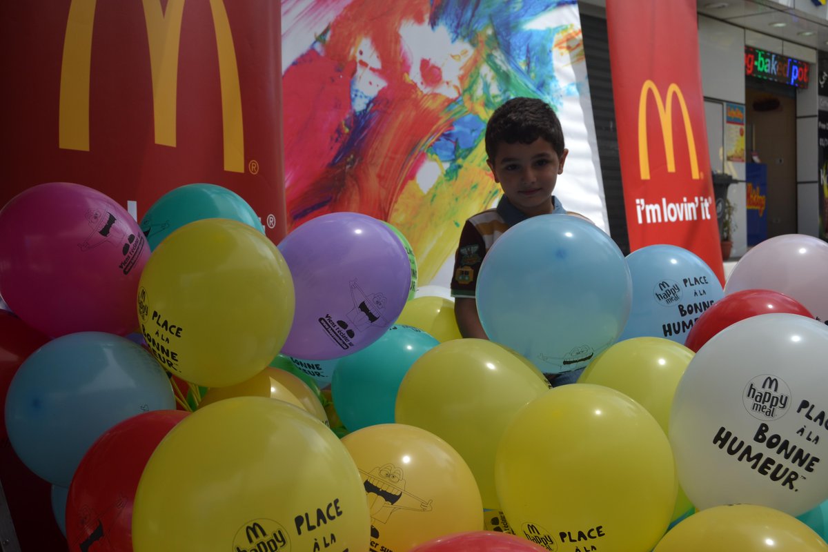 McDonaldsLeb's tweet photo. #McDonalds #Lebanon participating at Hamra #Festival with @AnnaSaad7 
@ahlafawda #ThrowbackThursday #TBT #Beirut http://t.co/XtOp3zRRE1