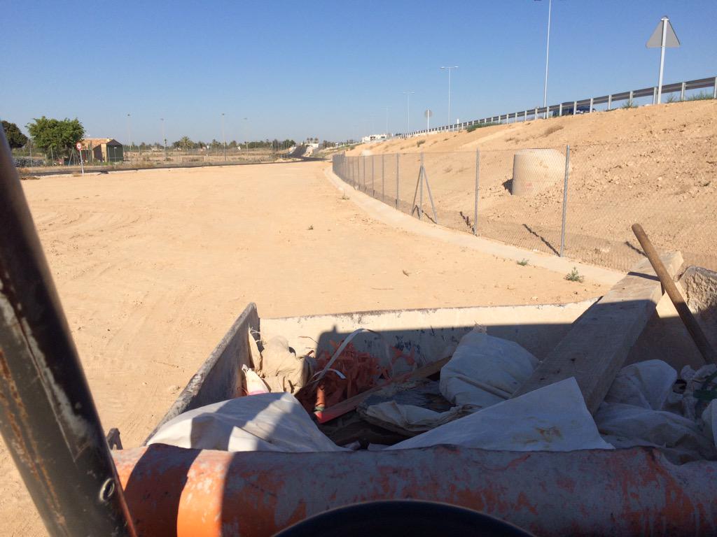 JsaSanz's tweet photo. @JoseAMdeejay a ver si hoy me la puedes dar y me das una alegría xq el trabajo q tengo hoy me deprime al sol estoy http://t.co/IGsIOle2fD