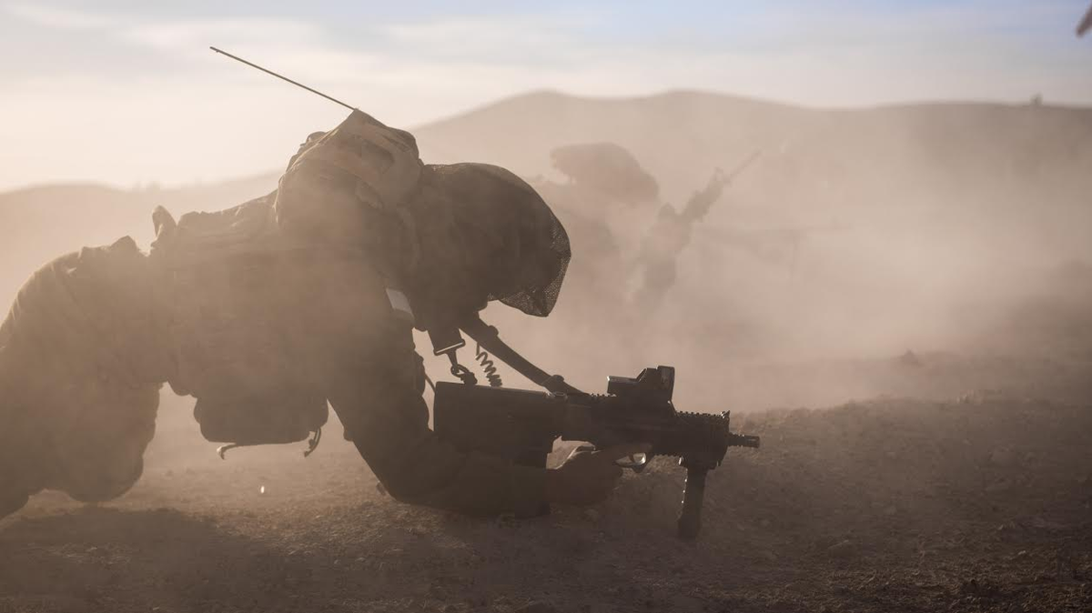 IDF's tweet photo. If you can’t take the simmering heat, don’t become an IDF commander. #DesertTraining #photos http://t.co/RBLun3Jjqg