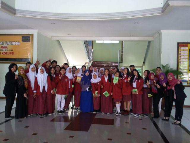 Septifatma's tweet photo. Jadi guide buat kalian tentang Sosialisasi Pajak senang sekali ~ @SMKLinkandMatch main lagi ke KPP Pratama Serang http://t.co/F97pfJ7fjf