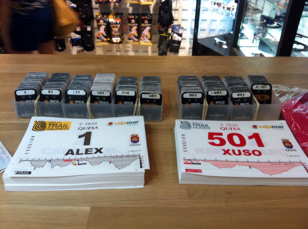 evasionrunning's tweet photo. El #staffevasion #VLC #MercadoColón listo para entrega dorsales #TrailQuesa @TrailValencia Faltas tú!! Dsd 10.30h http://t.co/6Y7yJk8g5J