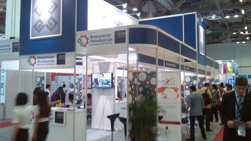 Sponsor Pameran #CommunicAsia2015 oleh <a href="/Kemendag/">Kemendag</a> &amp; <a href="/Kemenperin_RI/">Kemenperin</a> . Terima kasih :D