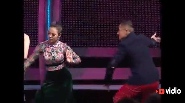 Indosiar's tweet photo. Lihat lagi momen joget heboh di #DAcademy2 yuk! Seru loh. Klik video, http://t.co/0YhnxsIPto http://t.co/LCIMsfcGjF