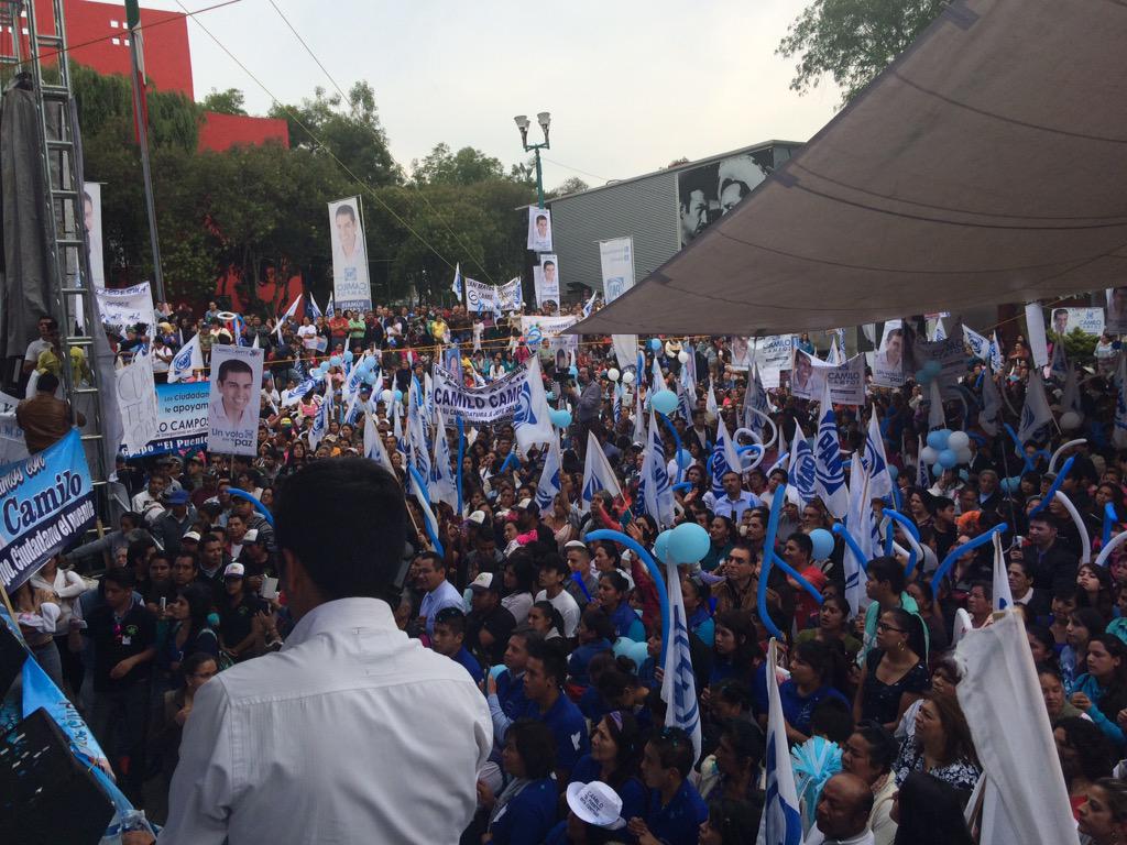 nikte89's tweet photo. Un excelente cierre de campaña ,vamos por un verdadero cambio @PANCuajimalpa1 @CamiloCL_ http://t.co/Byd63nDuOF