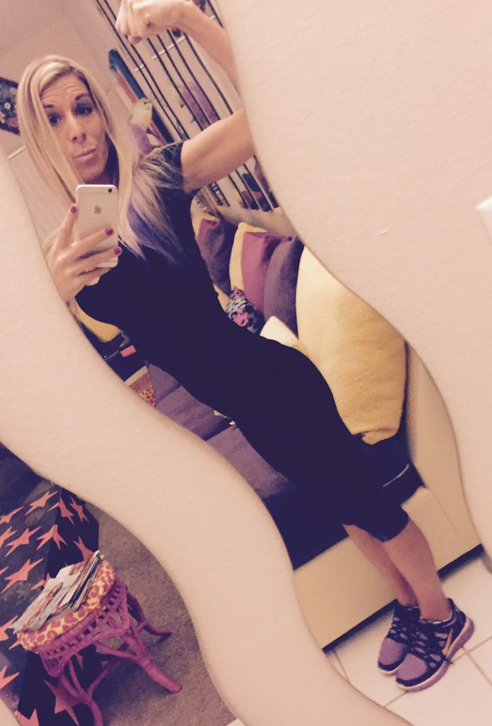A4TStarJP's tweet photo. #workflo #Off2Massage #WSOP #wsop2015 @Ashi4TheStarz #A4TS #outcall #mobile #massage #vegas #hmu4YourAppt http://t.co/sQVOXY4BrG