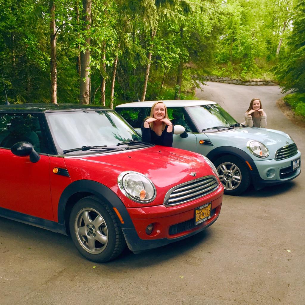 tschappattack's tweet photo. Hillary's first car #minicoopergang #twins http://t.co/SXC12NS3mo