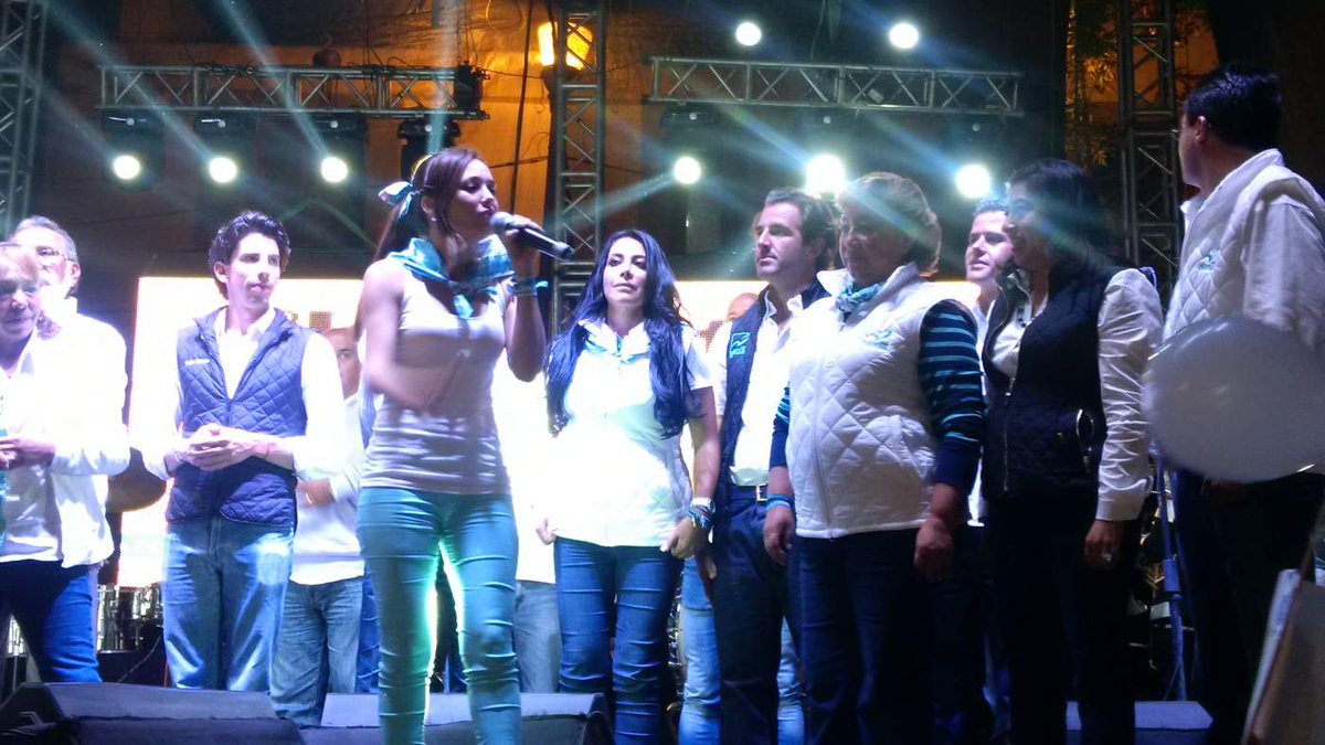 antonietagalina's tweet photo. Vamos a pintar todo Puebla de Turquesa: @sherlyny #CierreTurquesa http://t.co/OH3rYrkJI0