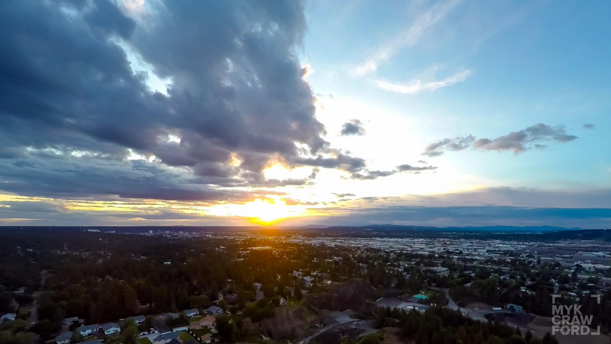 mykcrawford's tweet photo. Aerial view of tonight's sunset #Spokane #sunset #nwisbest http://t.co/cWxWCrVX5Z
