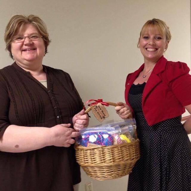 CrochetforCure's tweet photo. Our Winterville, Maine chapter delivered their first donation of chemo caps today. #crochetforcancer #chemocap http://t.co/1nTYZ5lSop