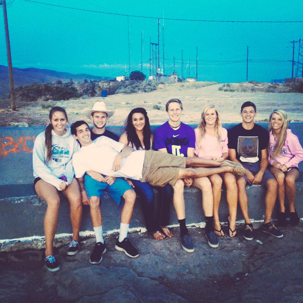 Chessmoree's tweet photo. #throwback #thecrew #halfthem http://t.co/pn78uLUL1T