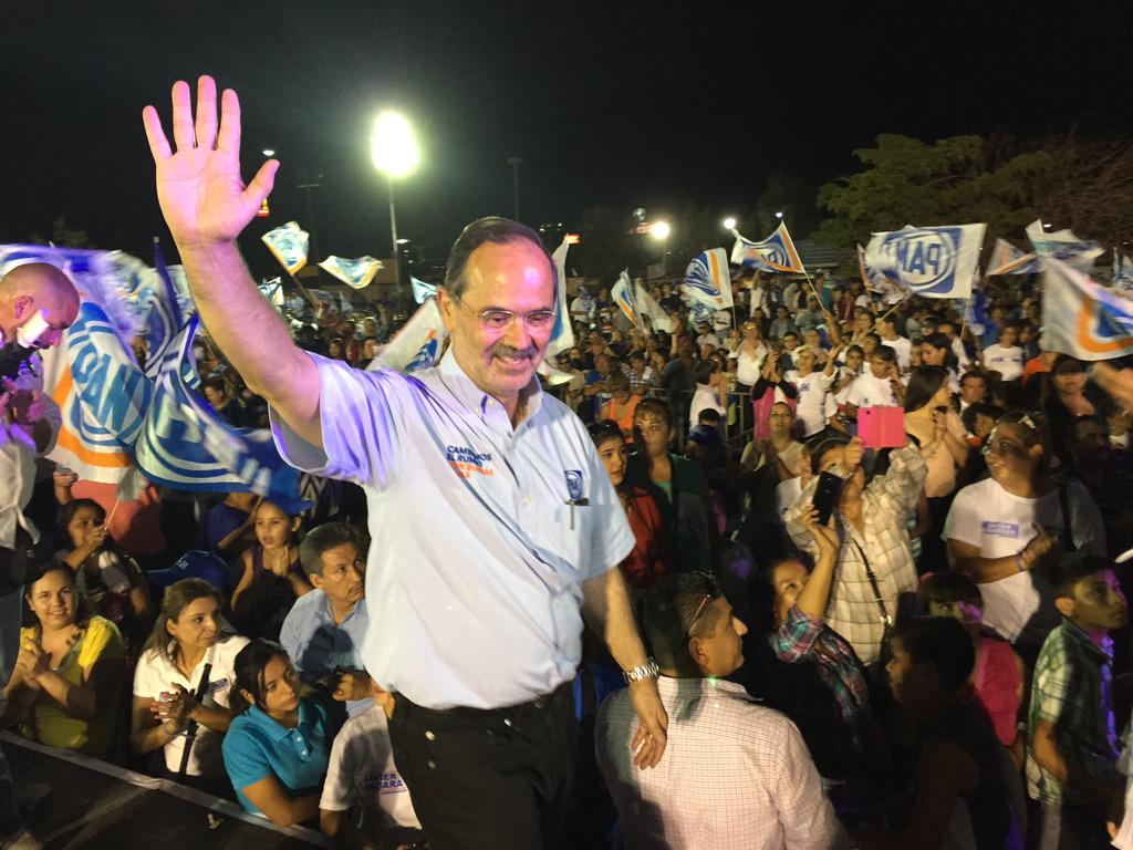 SOFIA_SC_'s tweet photo. Y cerramos campaña como los grandes, enorme evento en #Hermosillo #ElSonoraQueQueremos @JavierGandaraM @GustavoMadero http://t.co/tiOZovQR0D