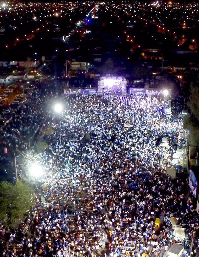 SOFIA_SC_'s tweet photo. Y cerramos campaña como los grandes, enorme evento en #Hermosillo #ElSonoraQueQueremos @JavierGandaraM @GustavoMadero http://t.co/tiOZovQR0D