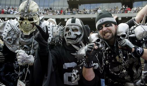 carsoncourier's tweet photo. #raiders #fans Tweet your fav fan pic tag #carsoncourier #shopsbp #cinemark best pic wins 2 tixs to #cinemarkcarson http://t.co/wFY5ZJuMJk
