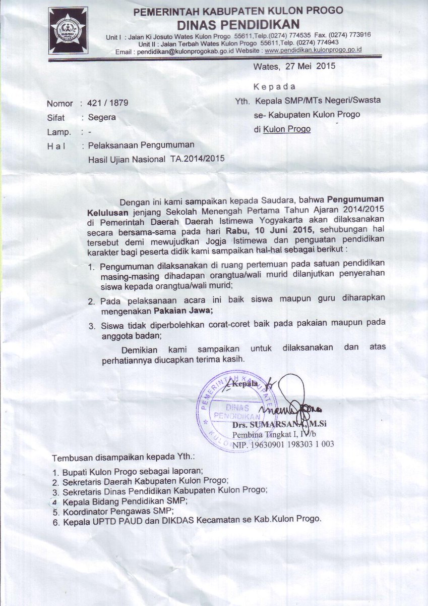 smpn2temon's tweet photo. Pada Saat Pengumuman Hasil UN, Rabu, 10-06-2015 siswa dan Guru berpakaian Adat Jawa. http://t.co/5XI7nk9clB