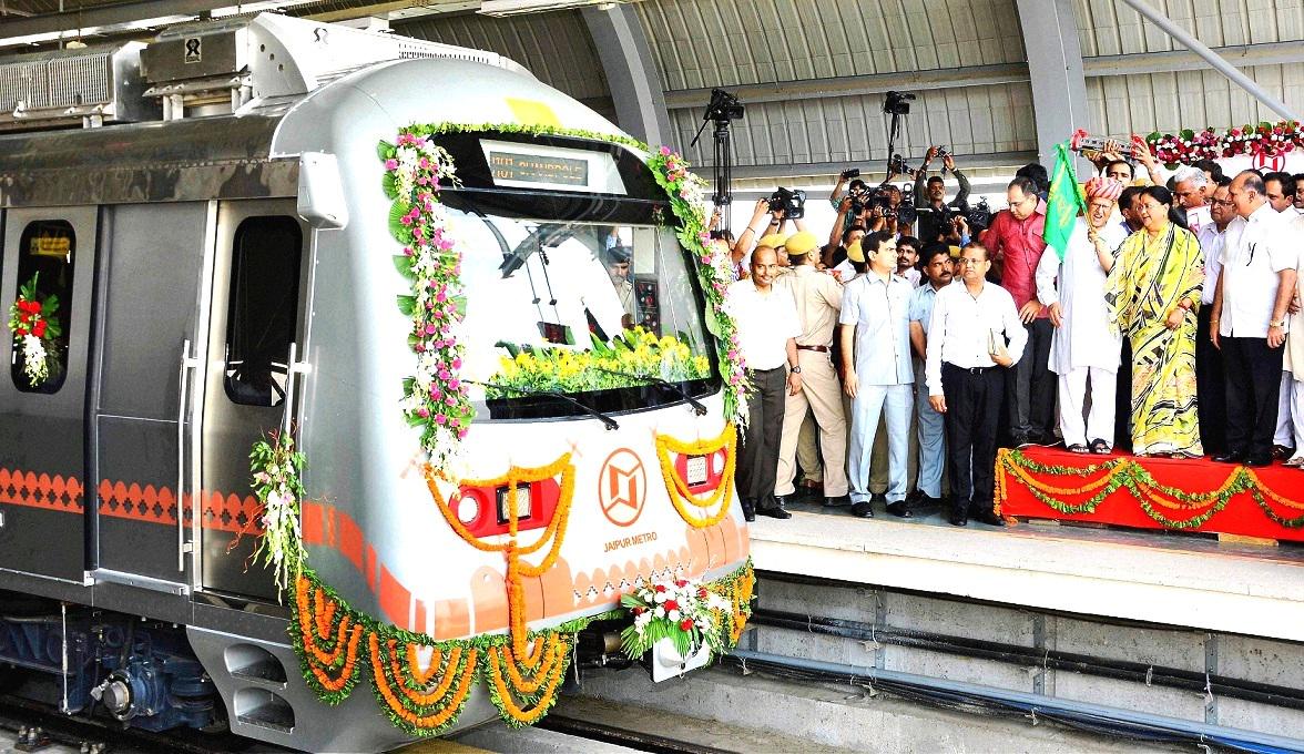 EconomicTimes's tweet photo. In Pics: Touted as one of the fastest built #metro, #JaipurMetro starts operations http://t.co/HTEAHhGEnG http://t.co/7IlVstjYIz