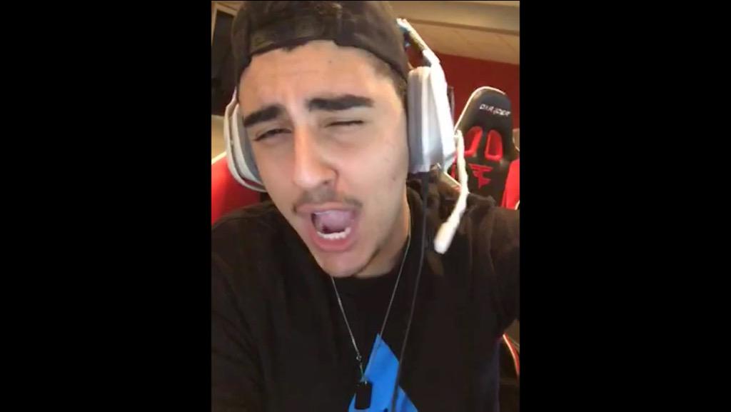 ActionsE3's tweet image. @FaZe_Censor Do you have a boner now?#askcensor @FaZe_Rain
