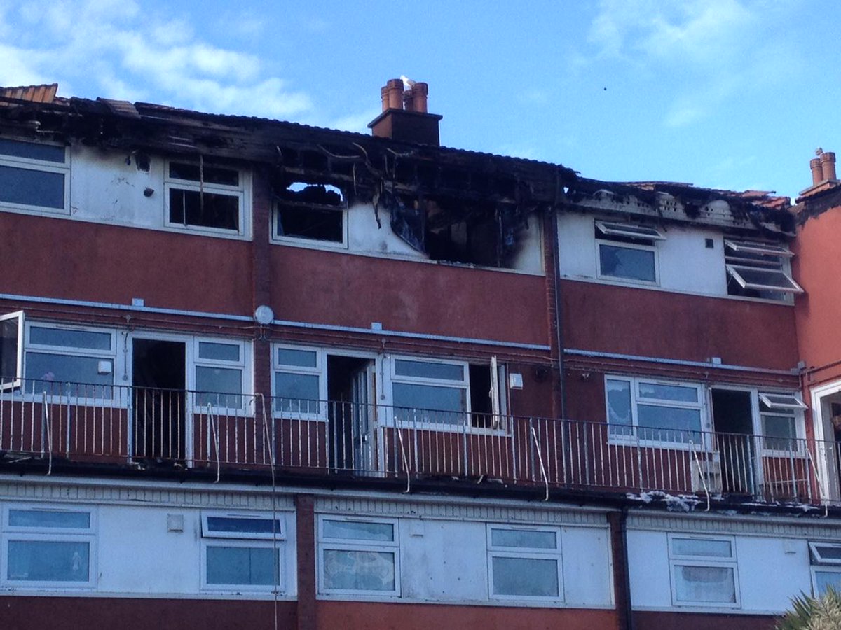 Plymouth_Live's tweet photo. Pictures just in from Clowance Street in Devonport, where a block of flats caught fire http://t.co/BpuHxbg0aJ http://t.co/si80CDVLxS