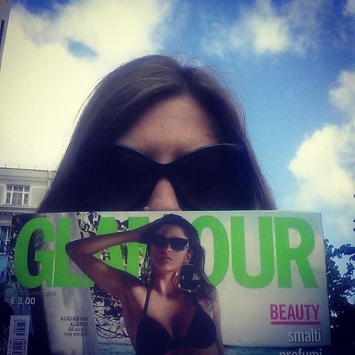 SoStylishSbyS's tweet photo. Viaggiare è bello, ma farlo con @glamouritalia lo è ancora di più... Buongiorno #Vilnius! 😍📰🔝#lifeintravel #glamour http://t.co/05mpeFICue