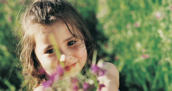HPUKParents's tweet photo. Children from poor families are more generous than their richer counterparts > http://t.co/lzeHZ1jGyA http://t.co/K2l7XoGSlj