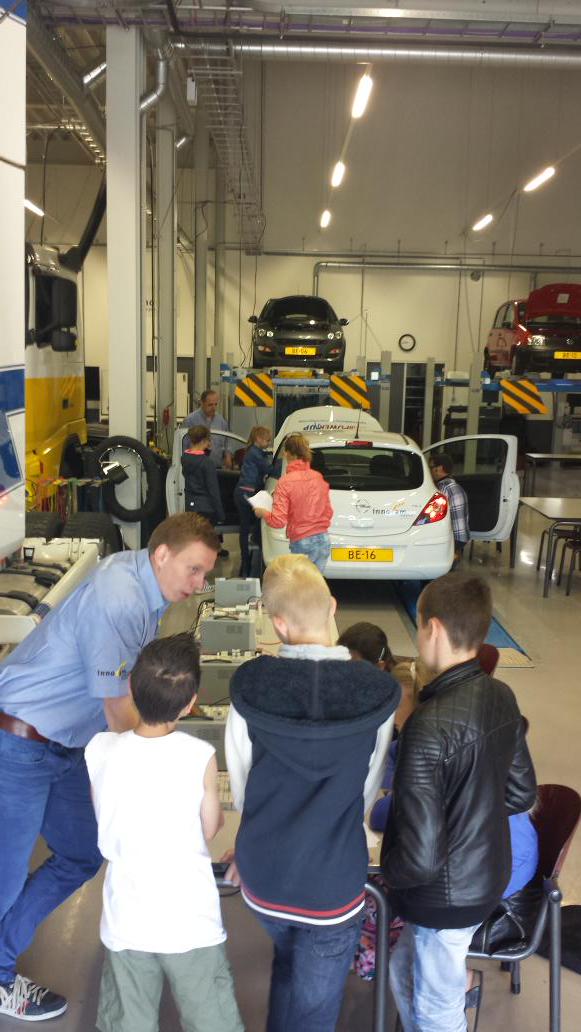 Technific's tweet photo. #AutoTech op stoom #dtw2015 @AutoCampus_NLD @drivenbyhelmond http://t.co/LBrOk8Wr06
