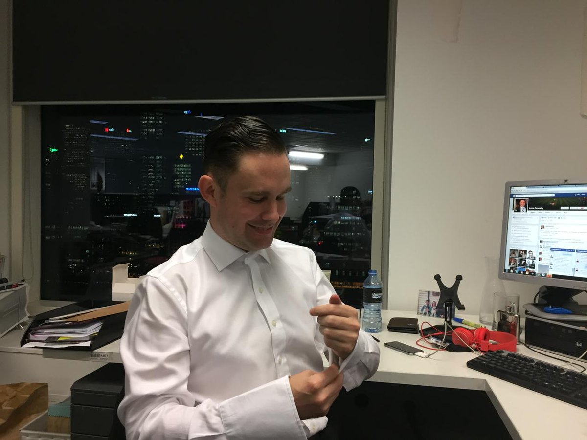 AliceHeraldSun's tweet image. Dapper @lukedennehy prepares for the #AFLHallofFame tonight #CONFlife #handsome