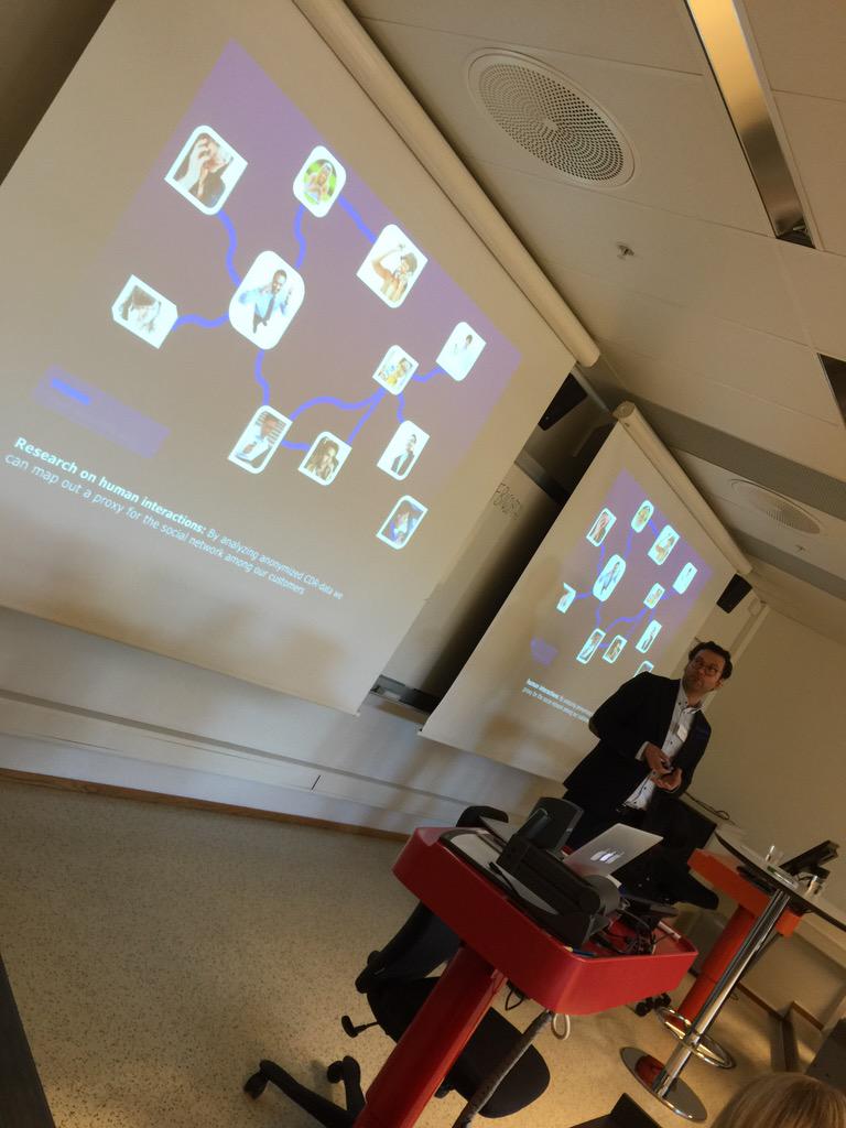 ceciliestaude's tweet photo. Algoritmer brukes for å finne mønstre, dele opp kundemassen..JBjelland #appletribe #nmfbigdata @TelenorGroup http://t.co/Dub62Ck8io