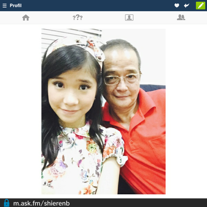 "Rt @yorivers_serang: foto sama cileng. :D dan punya juga :D
Yang depan cantik om. :D anaknya tante <a href="/srihst63/">Sri Hastuti</a> :p "