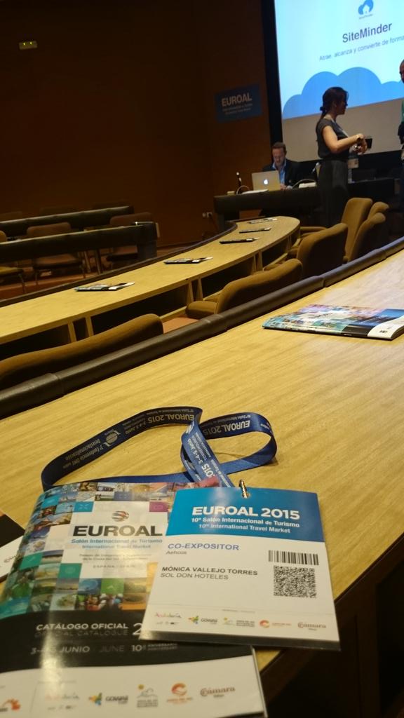 MnikaV's tweet photo. A punto de comenzar la conferencia  Turismo 3.0 ¿Revolución o distribución Online?  #Siteminder #EUROAL2015 http://t.co/VAMmEZOT3u