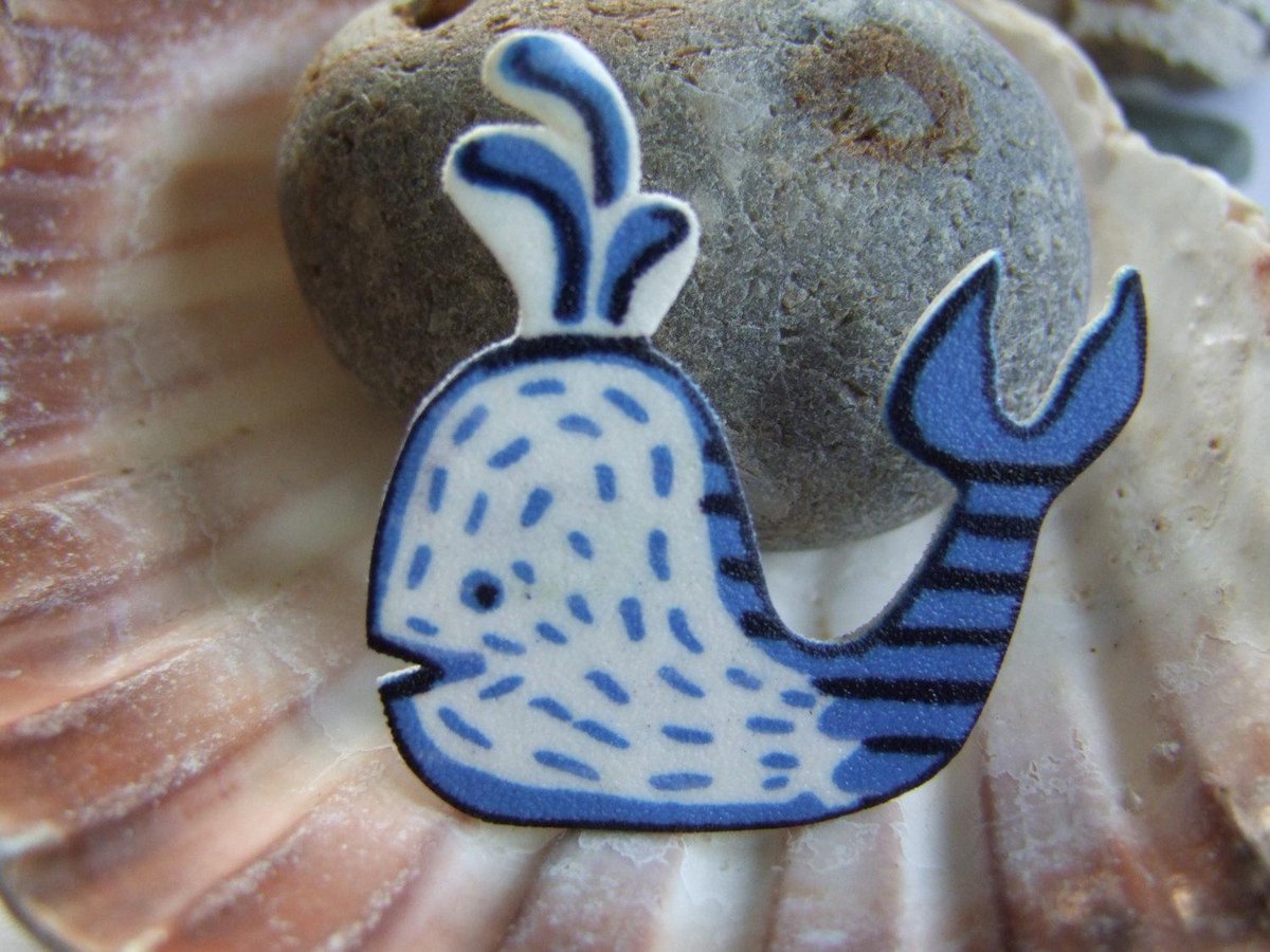 buck_lj's tweet photo. Blue whale brooch-whale pin-with pattern-original illustration-hand colo… http://t.co/Bksh1CVMK3 #Etsy #NauticalPin http://t.co/vUkF6ycPpj