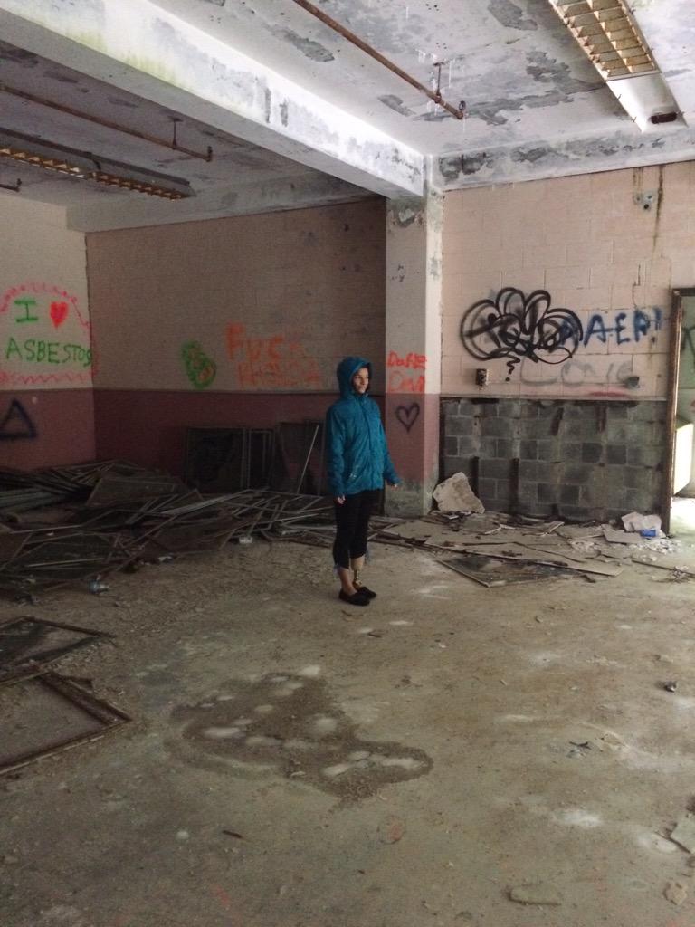 taylor_g_haines's tweet photo. Whittier adventures☔️ #bucknerbuiling #superwind http://t.co/E87EG34c7e